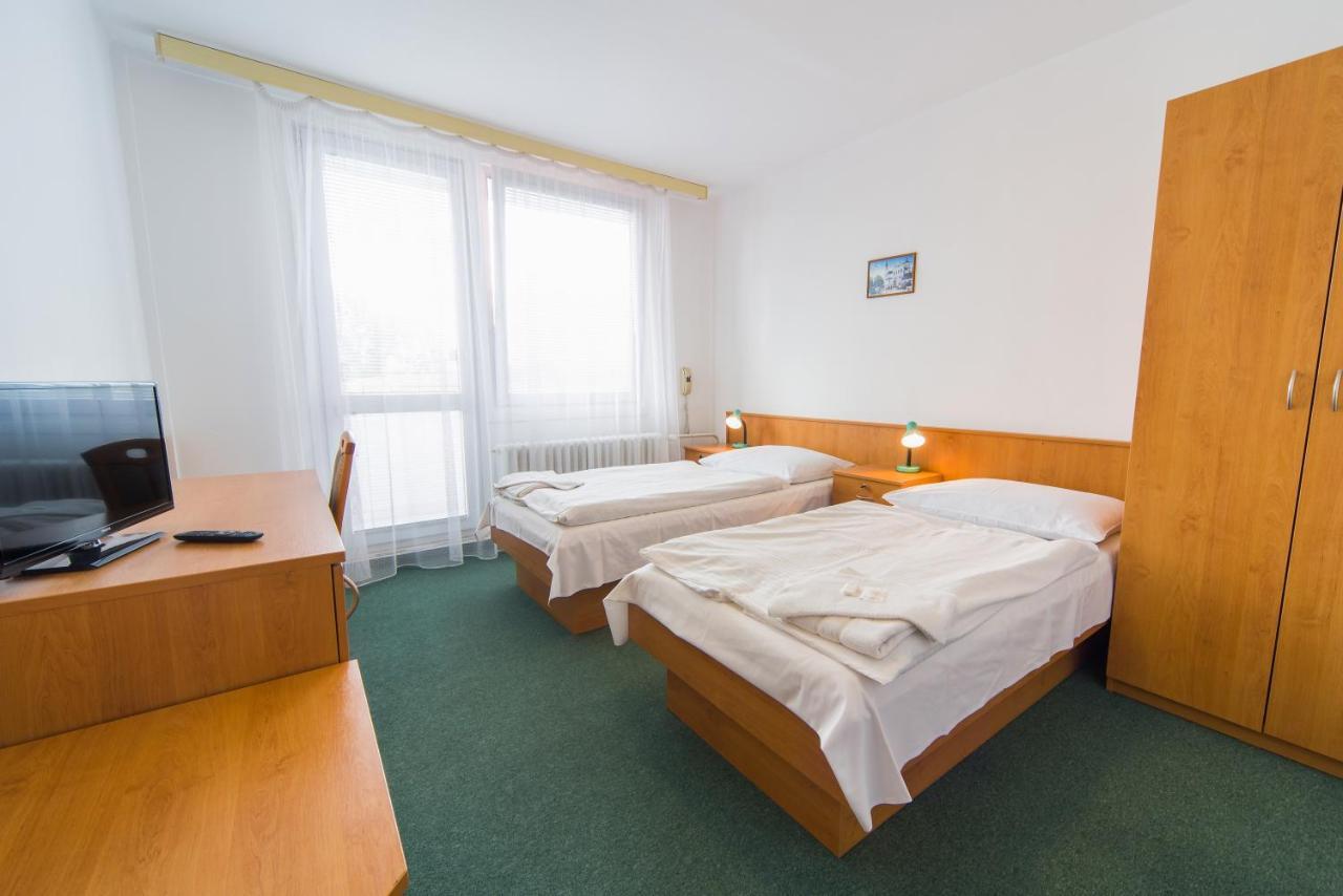 Hotel Arnost Garni Pardubice Exterior foto